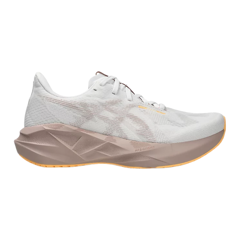 ASICS Novablast 5